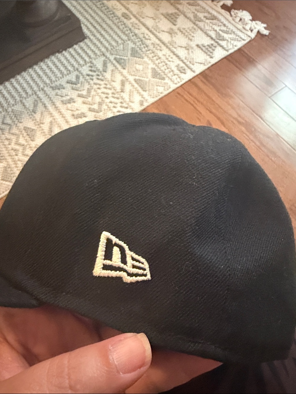 Chicago White Sox Men's Black Snapback Hat - Team Logo - Picture 2 of 4